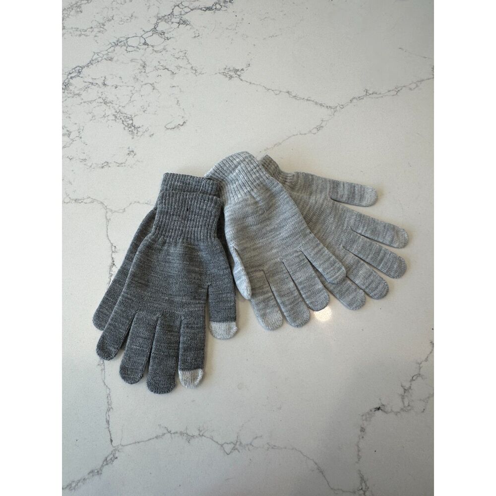 NWOT Magic Knit Gloves Touchscreen Gray 2 Pack